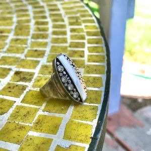 925 sterling silver ring with chrystals